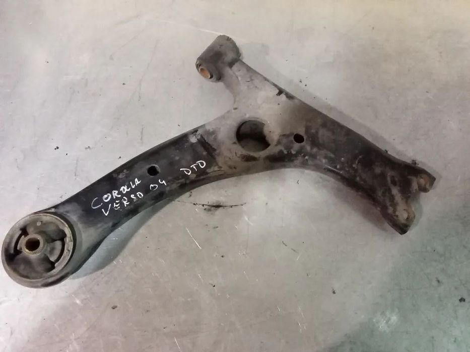 BRAÇO DE SUSPENSÃO / TRIANGULO TOYOTA COROLLA E12 / VERSO - ESQUERDO / DIREITO