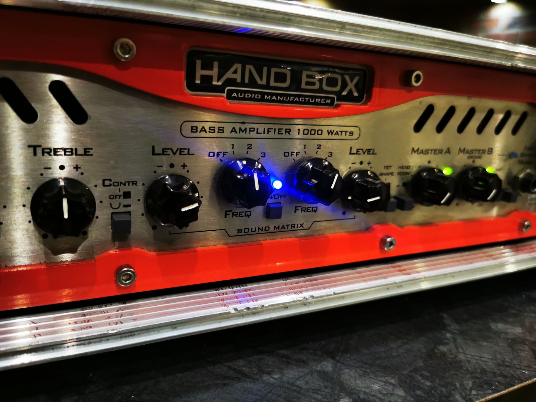 HandBox Red Fighter wzmacniacz basowy