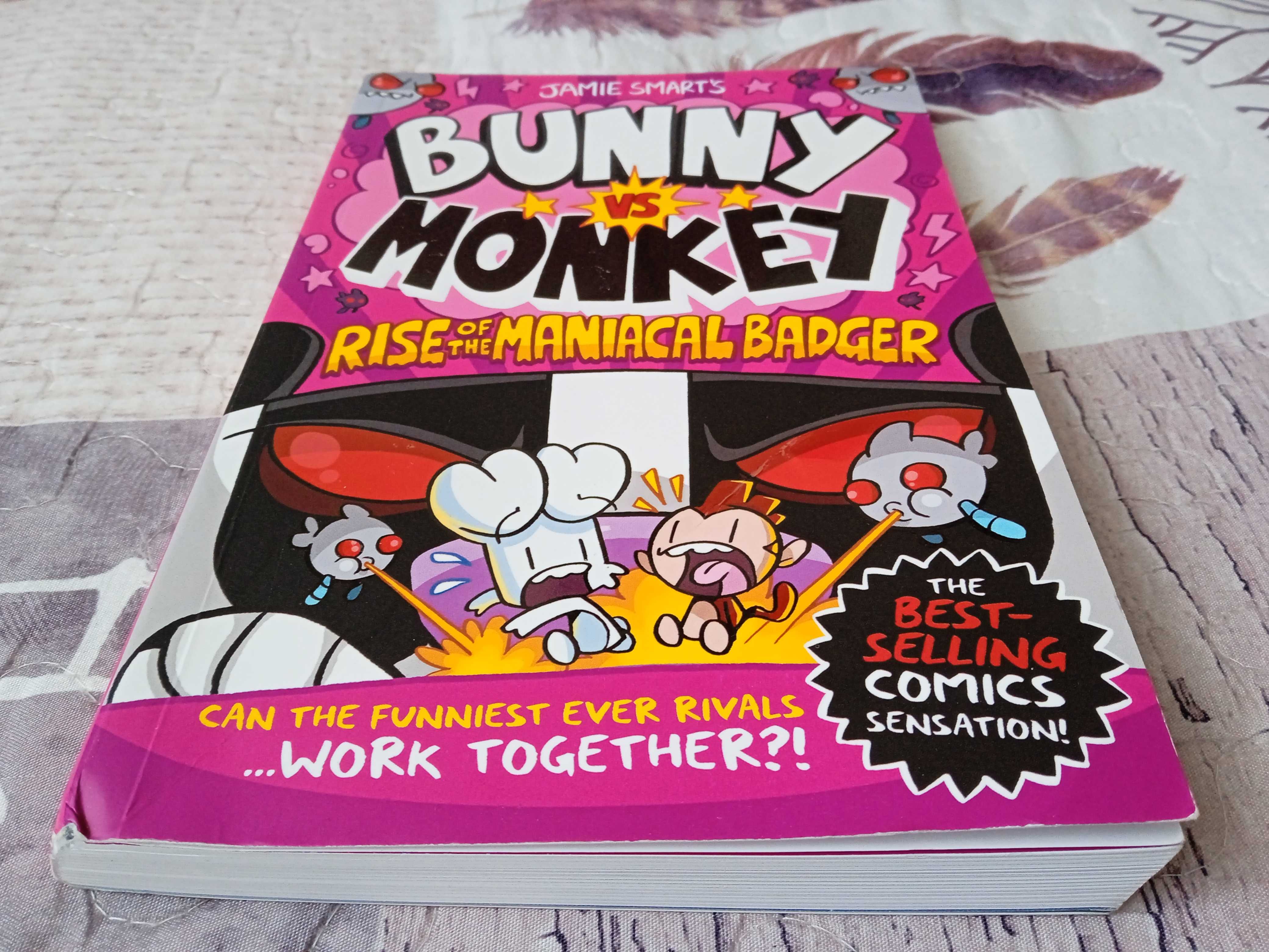 Komiks Bunny vs Monkey Rise of the Maniacal Badger, Jamie Smarts