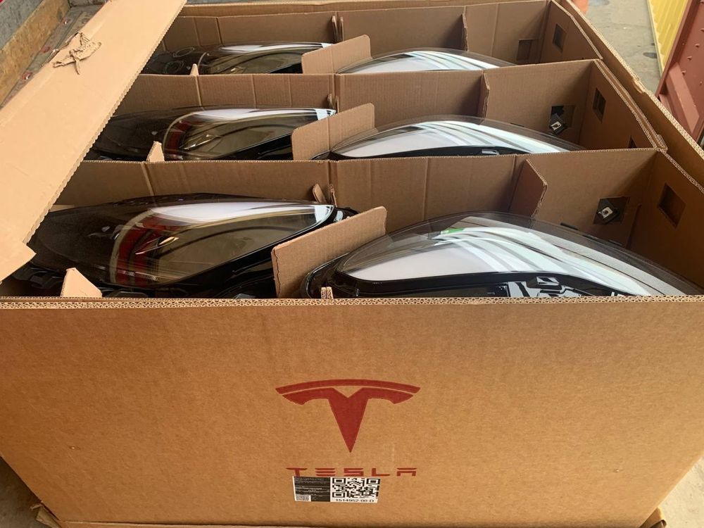 Tesla Model 3 Y фари рестайл фонарі Тесла запчастини оригінал