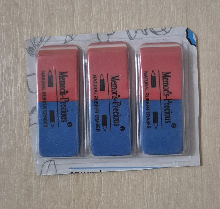 Канцелярия ручки, тетради