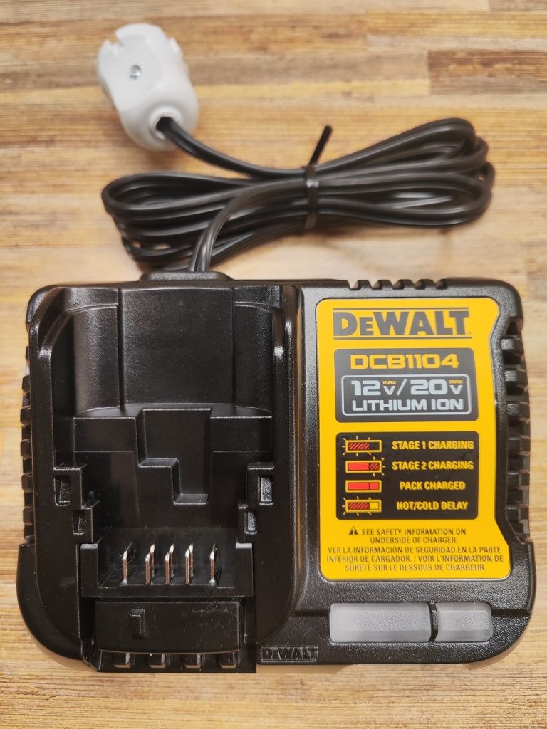 Підзарядний пристрійт DeWalt dcb 107, dcb1102 (2ah) 220В