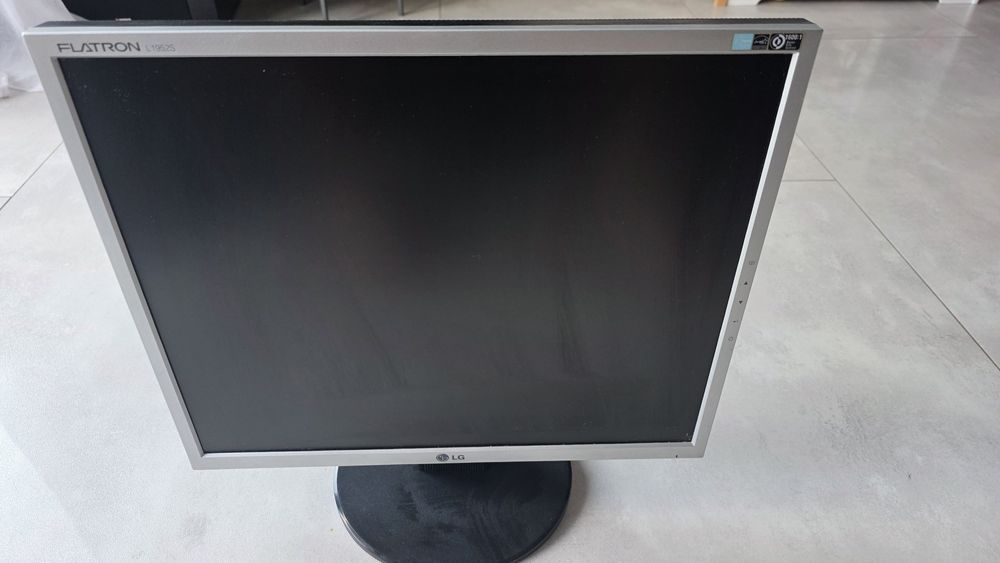 Monitor LG 19" 100% sprawny