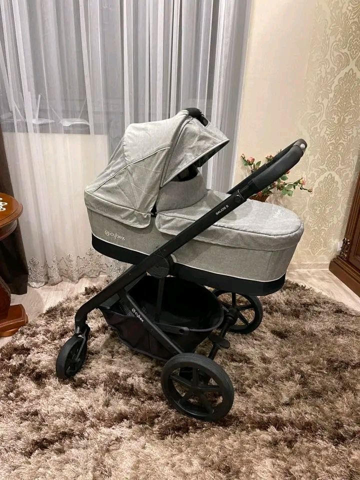 Cybex Коляска Візок Каляска 2 в 1 
В хорошому стані