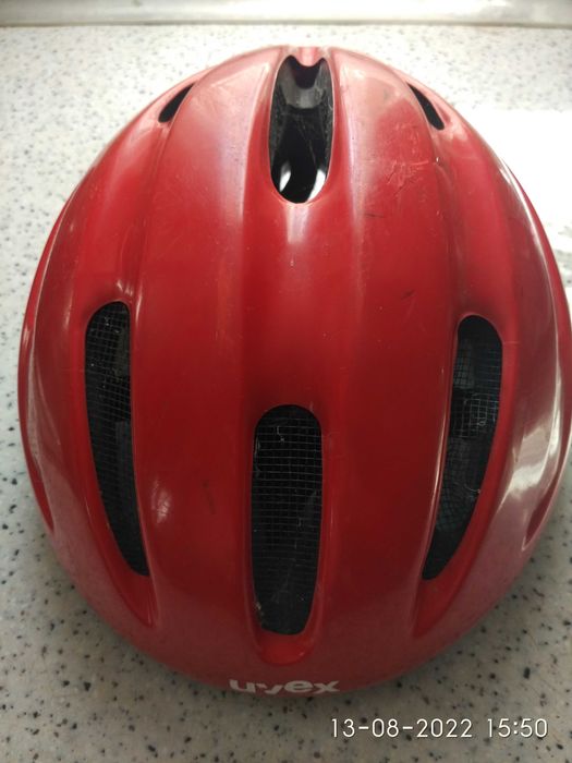 Фирменный качественный велошлем UVEX из Германии.
