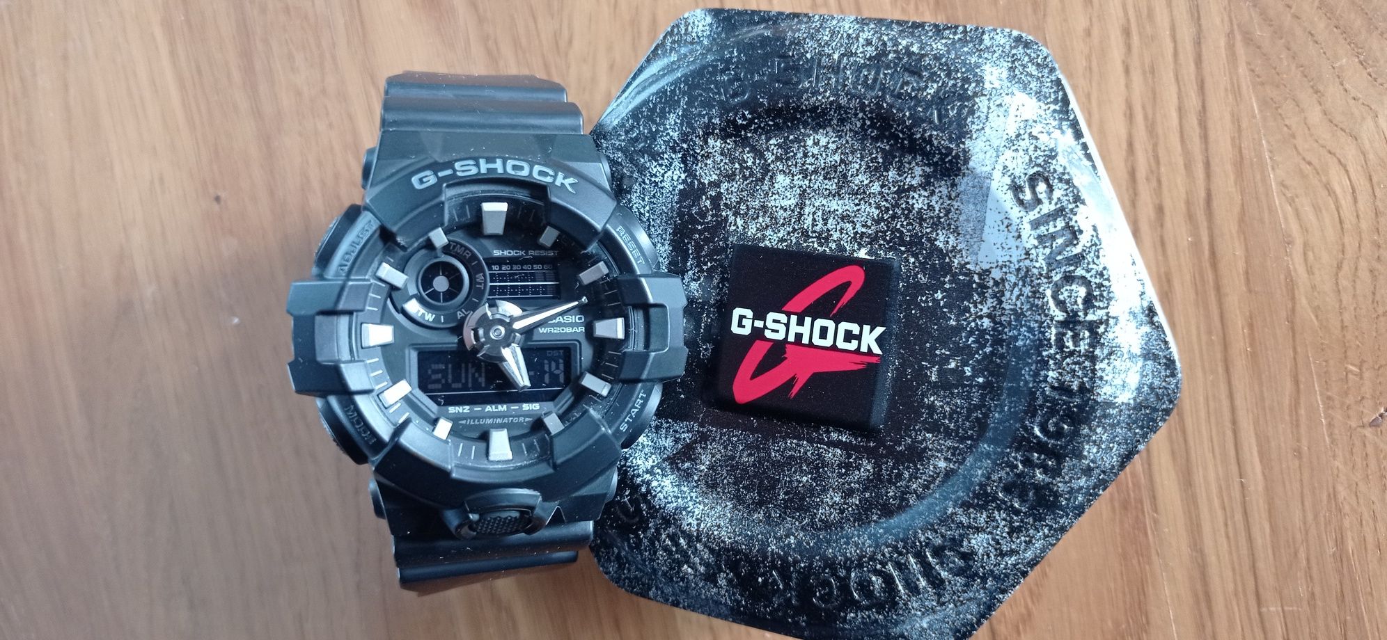 Zegarek Casio G-SHOCK GA-700