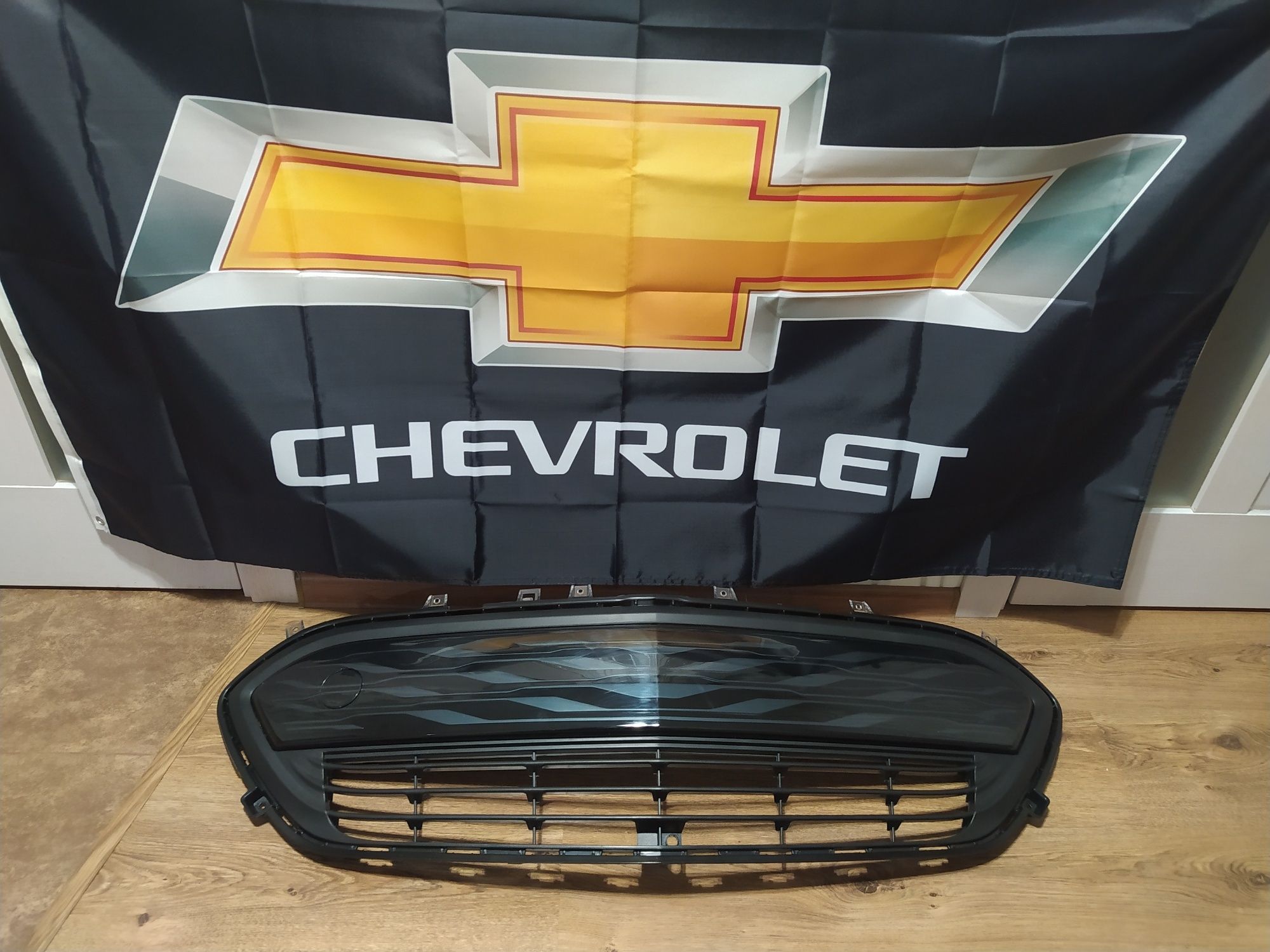 Chevy Bolt EV 17-21 решітка радіатора нижня гриль в НАЯВНОСТІ подіум
