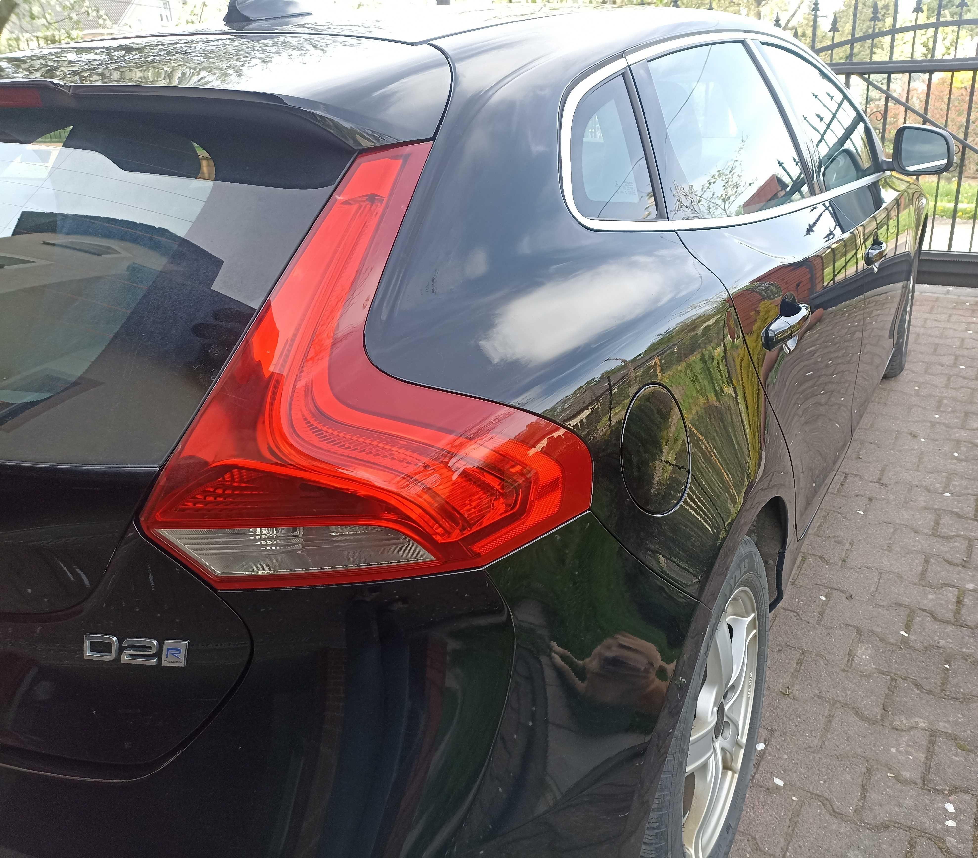 Volvo V40 R-Design Momentum D2 rok 2019 Salon Serwis ASO