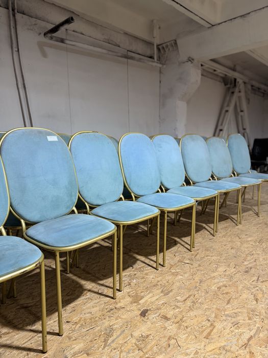 Стільці доя кафе ресторану , банкетні стільці , дивани , столи