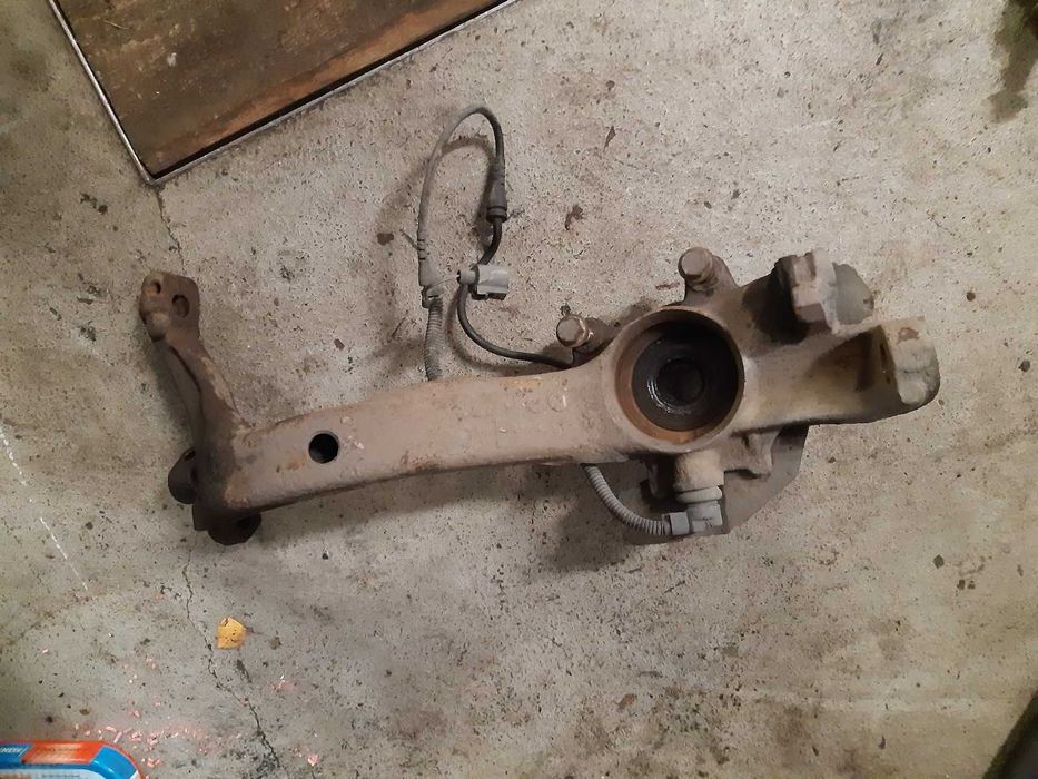 Zwrotnica przód przednia Audi A4 B5 Vw Passat A6 C5 1.8T 2.5 2.4 2.8