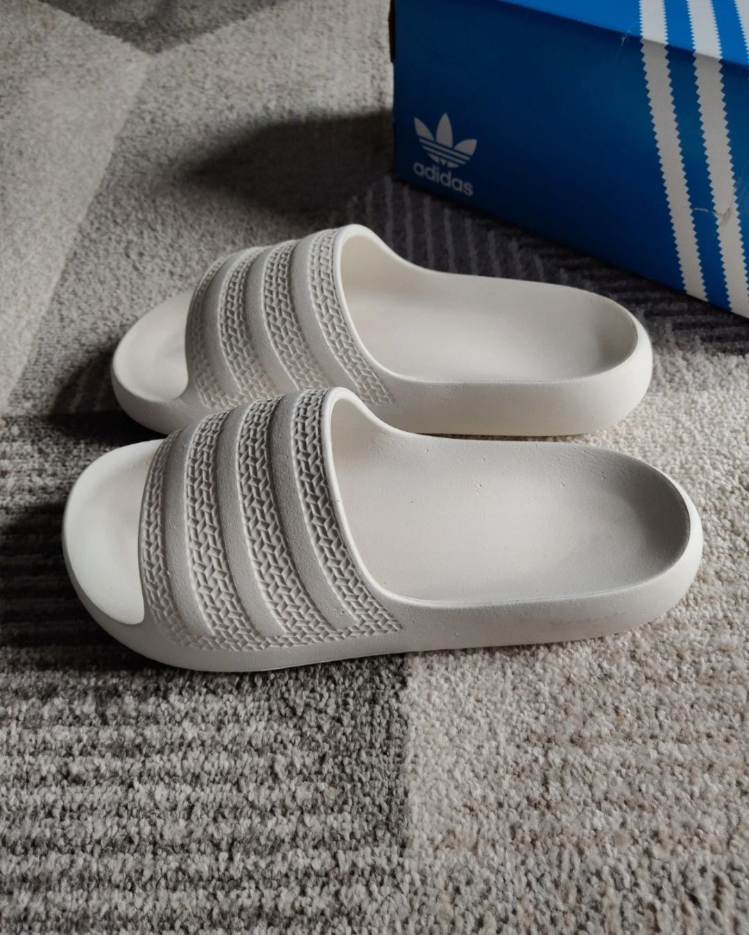 adidas Originals klapki Adilette Ayoon rozmiar 42,(8).