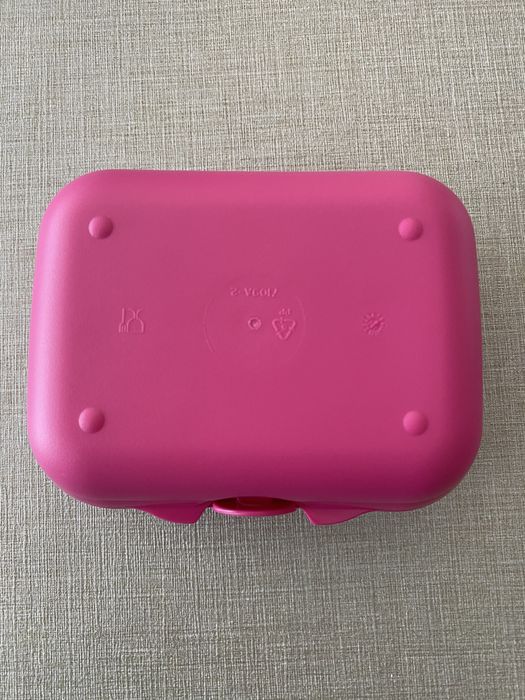 Ostra trolls tupperware Nova