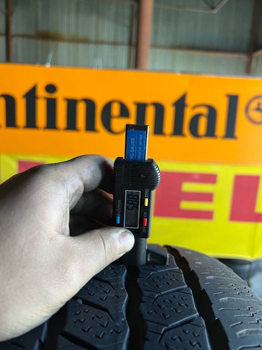 Розпаровка 215/60 r17c Continental Van Contact Winter 2019р (389)