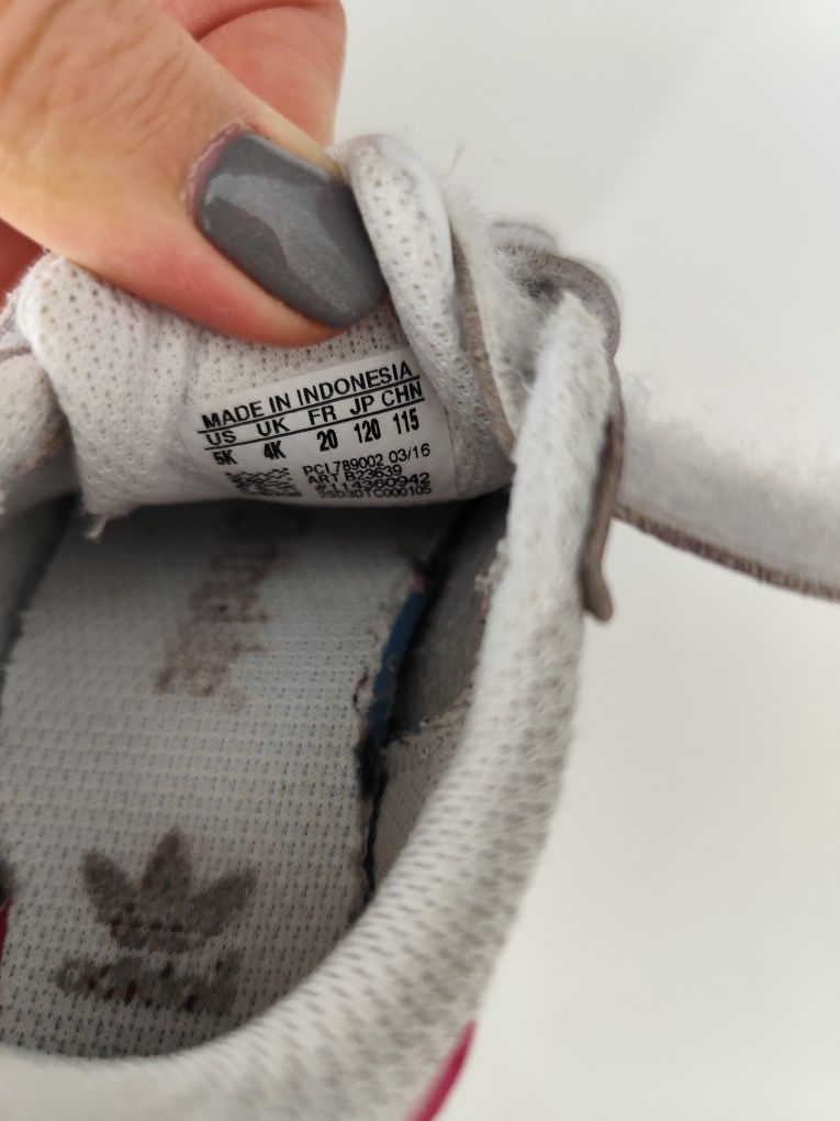 Sapatilhas adidas Superstar brancas e rosas tamanho 20