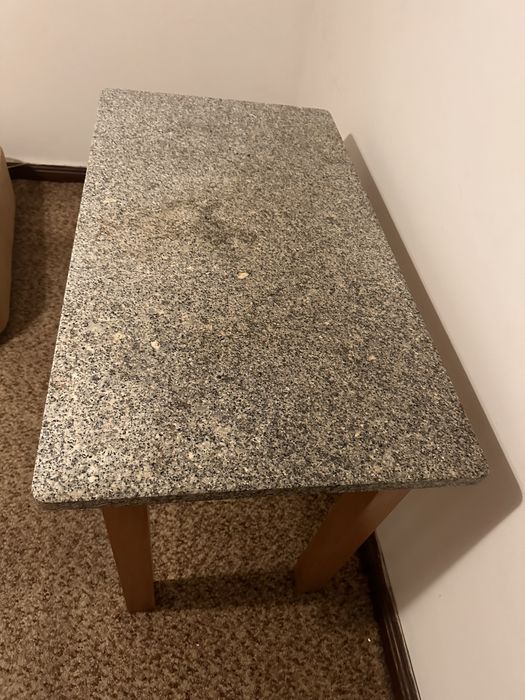 Mesa de cozinha com tampo em mármore