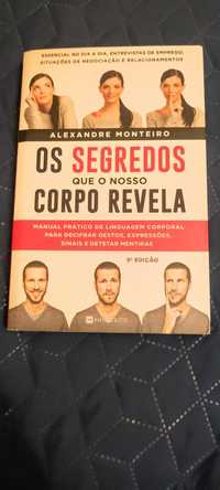 Conjunto livros sobre política economia e sociedade