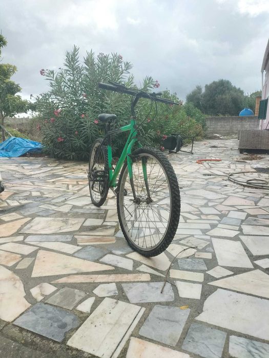 Bicicleta de Montanha – Shimano 18V, boa condição geral