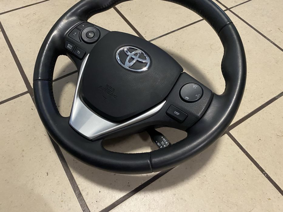 Kuerownica Toyota Auris Hybrid II E18 jak nowa