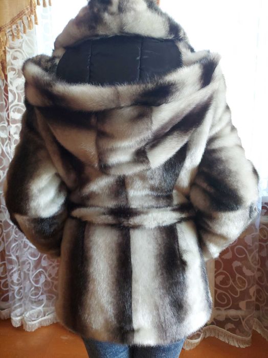 Продам шубу. В гарному стані.