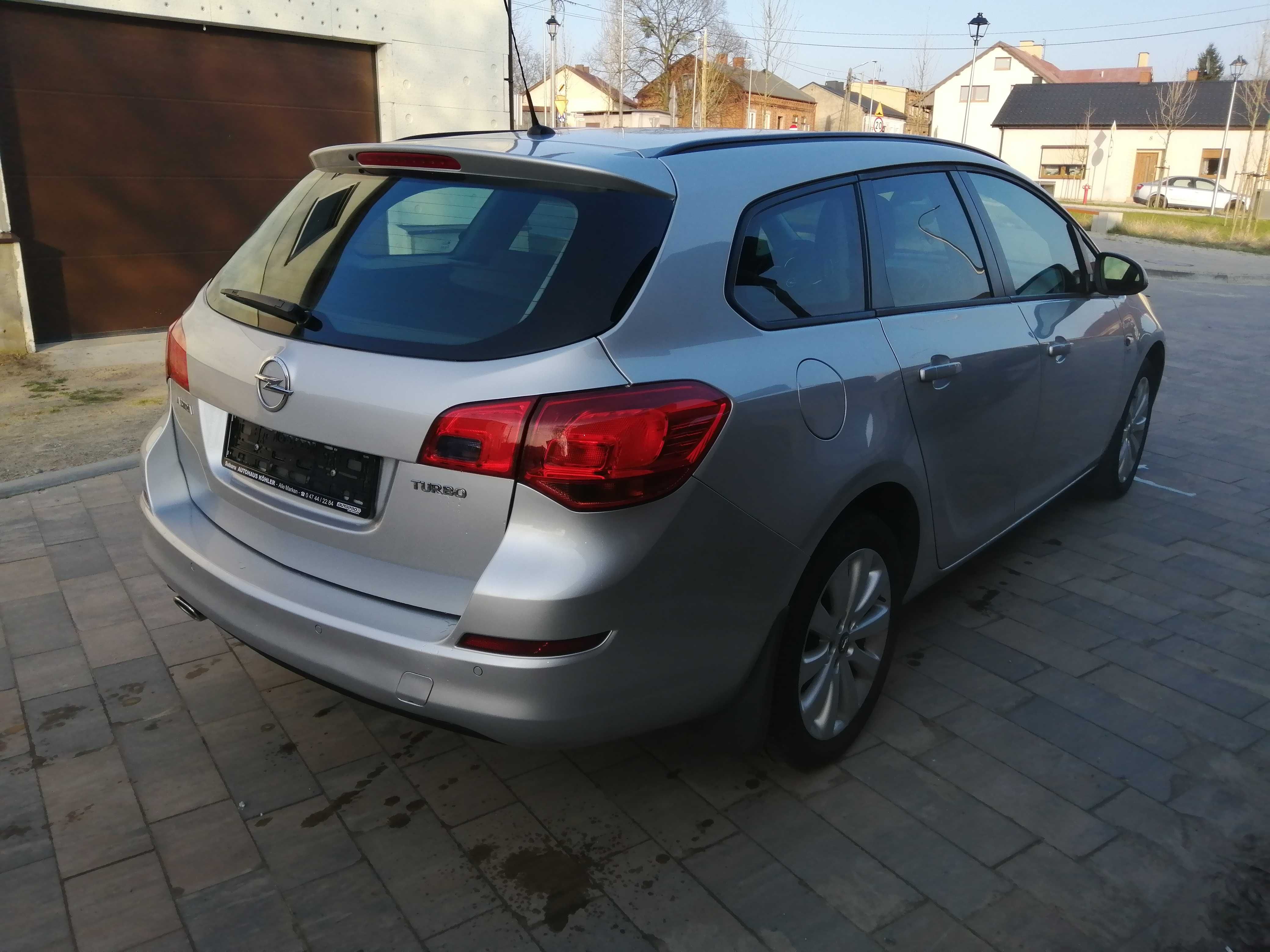 Opel Astra J 1,4T opłacony oryginalny lakier