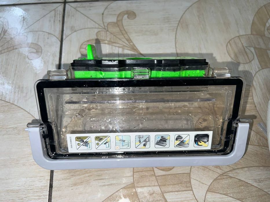 Миючий робот-пилосос Rowenta Explorer Serie 80