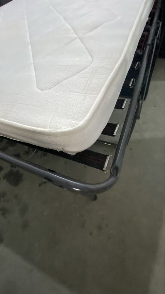 Sofá com cama articulada