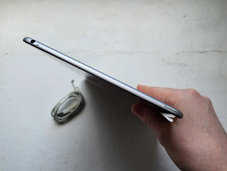 Apple iPad air 2 9.7" 16 ГБ