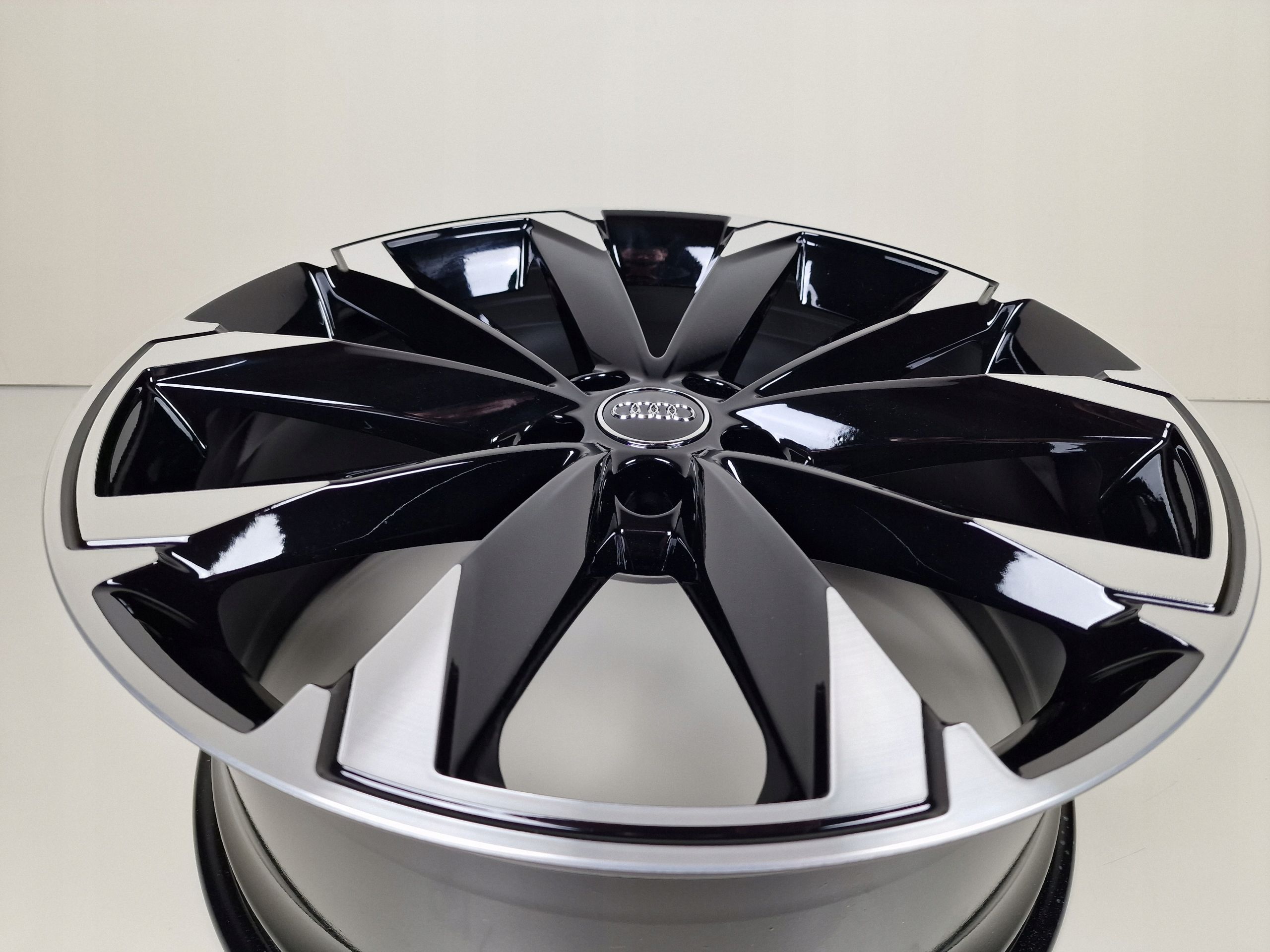 FABRYCZNIE NOWE Felgi Audi 20" A4 A5 A6 A7 A8 Q2 Q3 Q5 Q7
