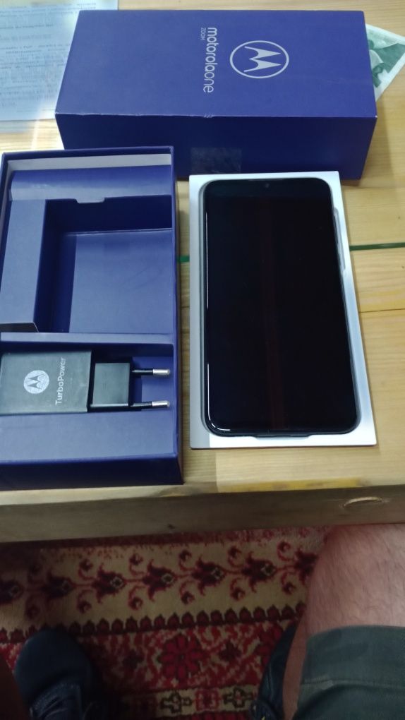 Motorola one zoom.