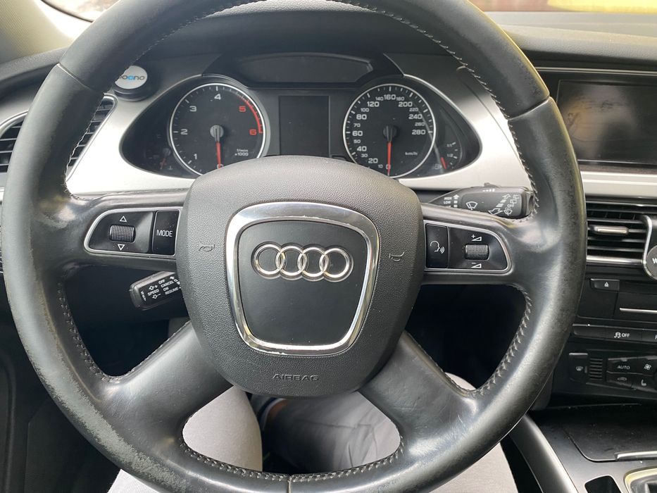 Ауді а4 б8 2011р