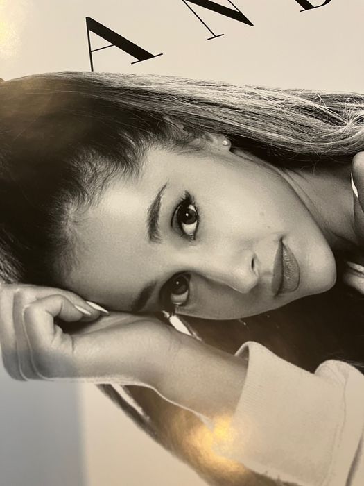 2 plakaty w srebrnej ramie Ariana Grande 90x60cm TYLKO odbiór osobisty