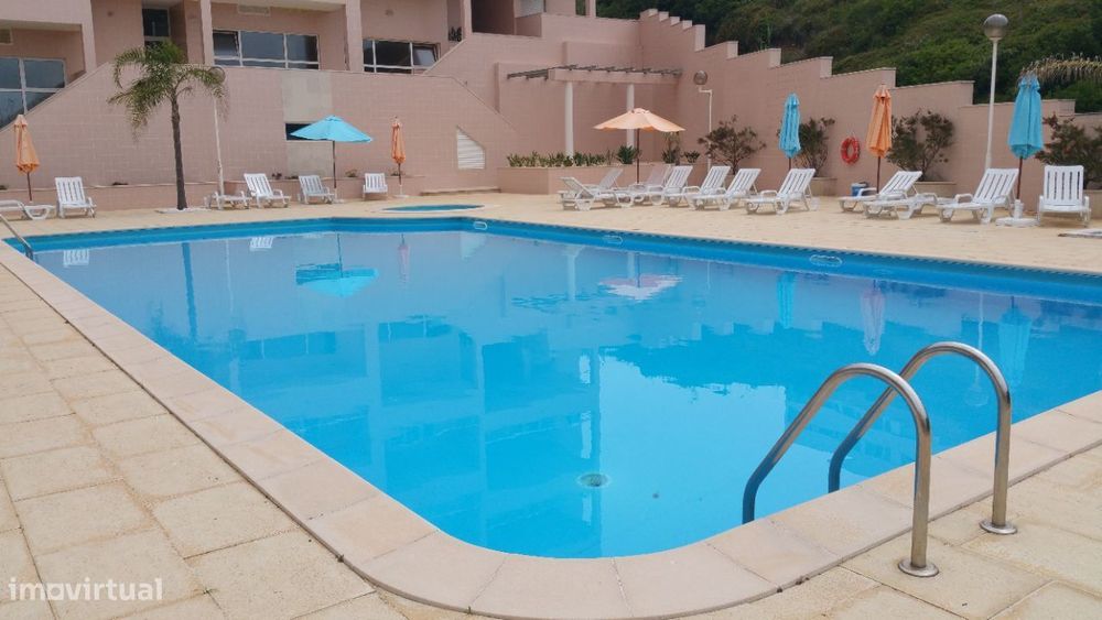 Apartamento T2 Mobilado frente ao mar com ginásio e piscina em condo