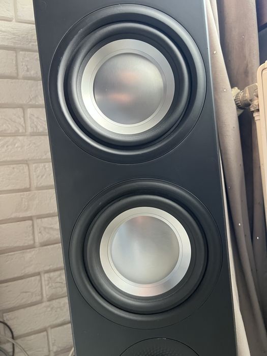 Kolumny Bowers&Wikins  (B&W) 683 200 watt