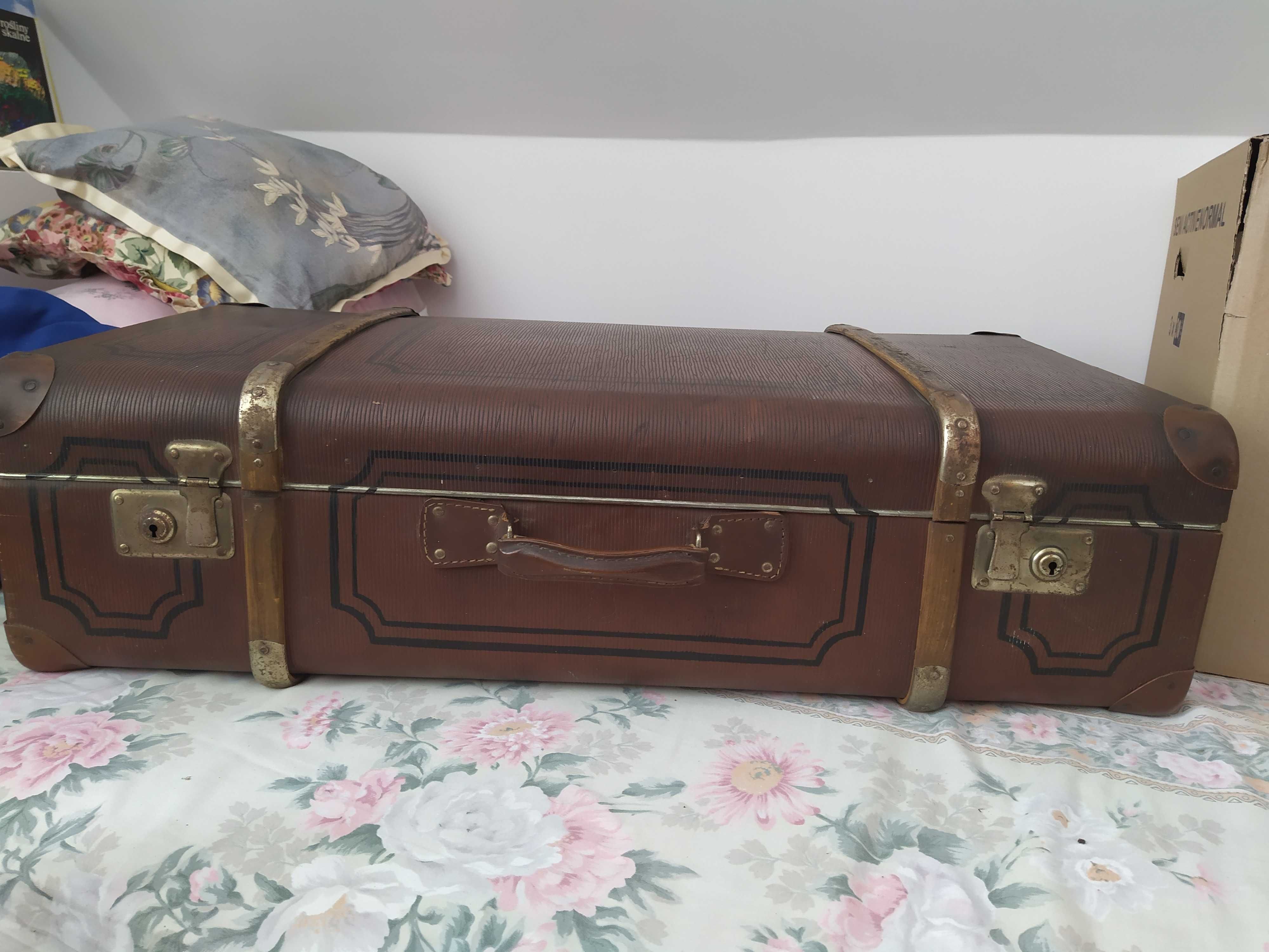 Walizy walizki kufry stare z okuciami duże i mniejsze