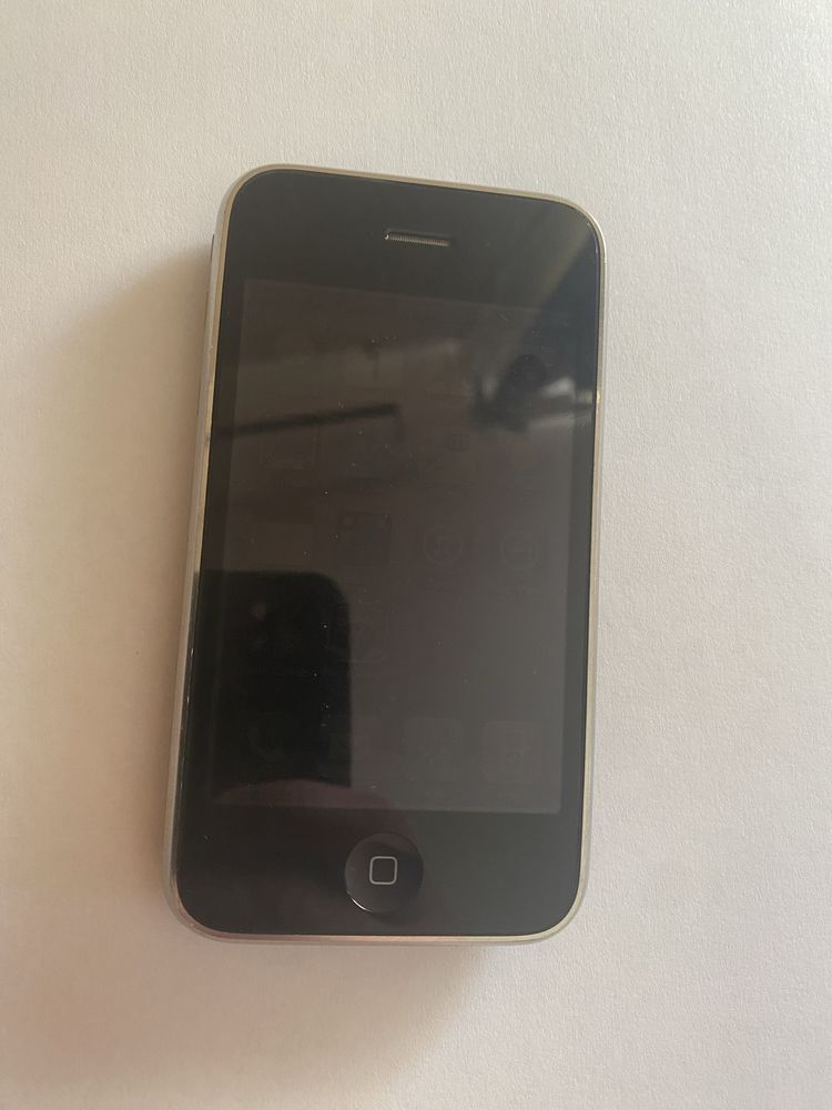 Продам iphone 3 32 gb.