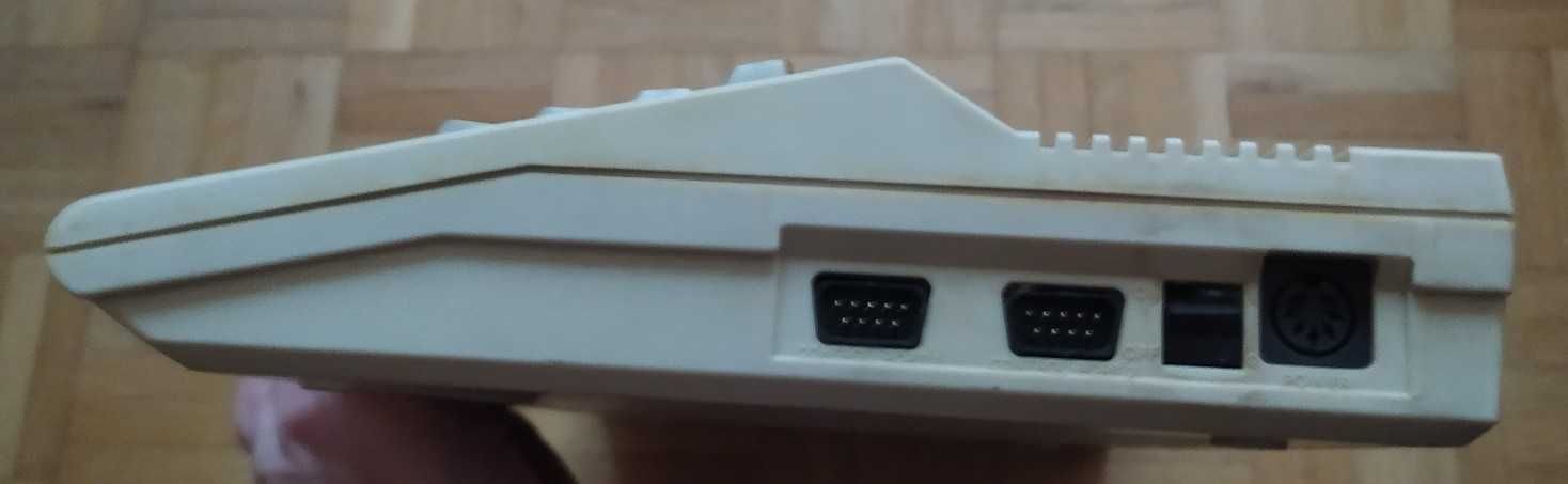 C64 C commodore 100% ok kolekcja retro 8bit HONG KONG mikrokomputer