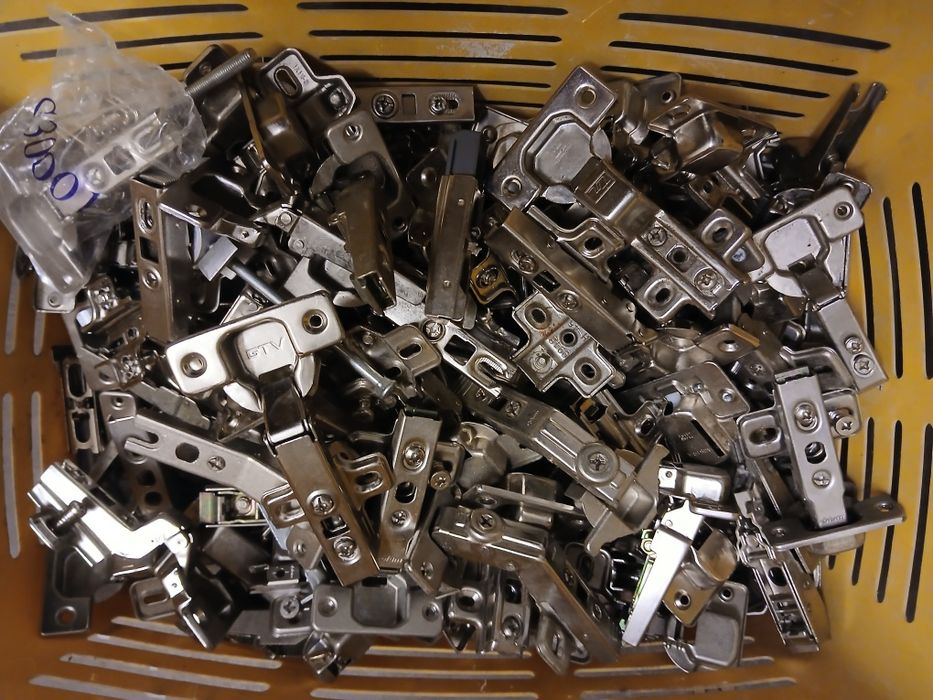 Zawias drzwiczek, szafek kuchennych