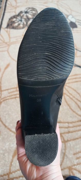 Продам женские сапоги