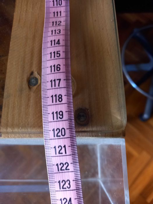 Vendo secretária com iluminação  para trabalhos de arquitectura