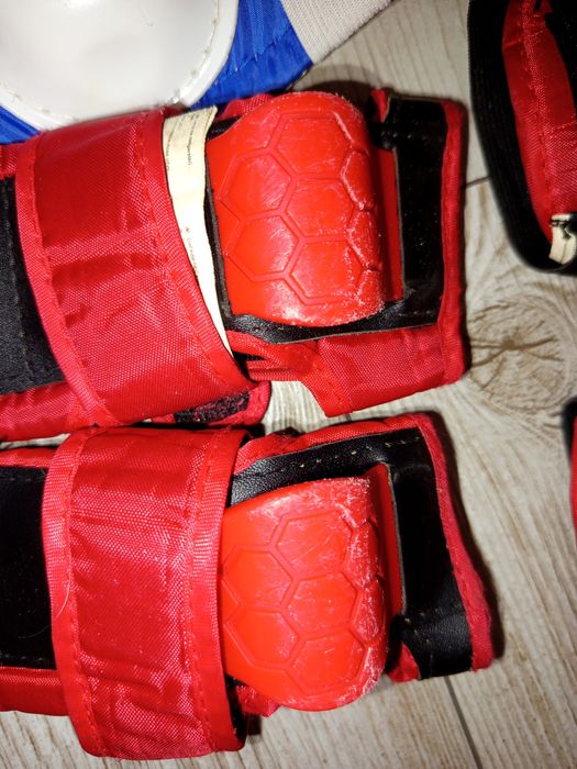 Nakładki na buty a'la rolki/wrotki Zinc i zestaw ochraniaczy