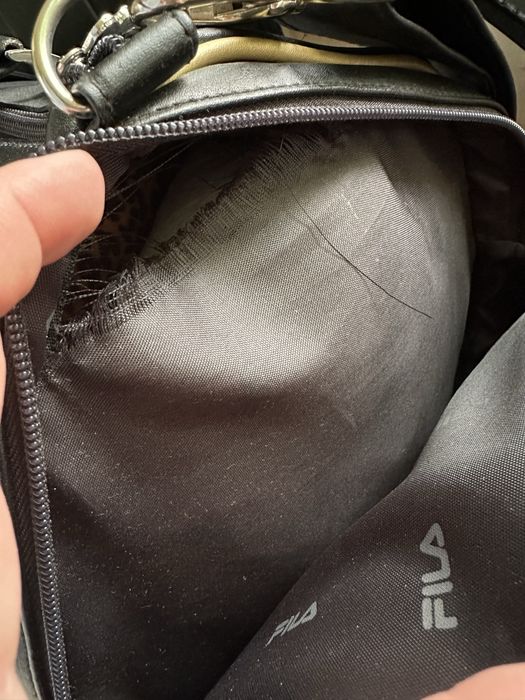 Fila дорожня сумка чорного кольору