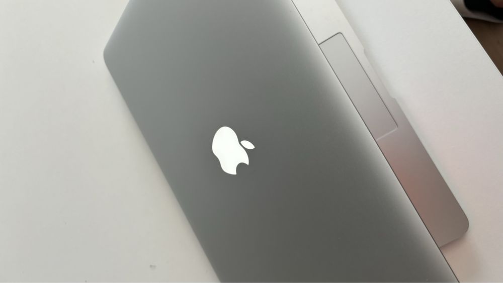 macbook air i5 como novo