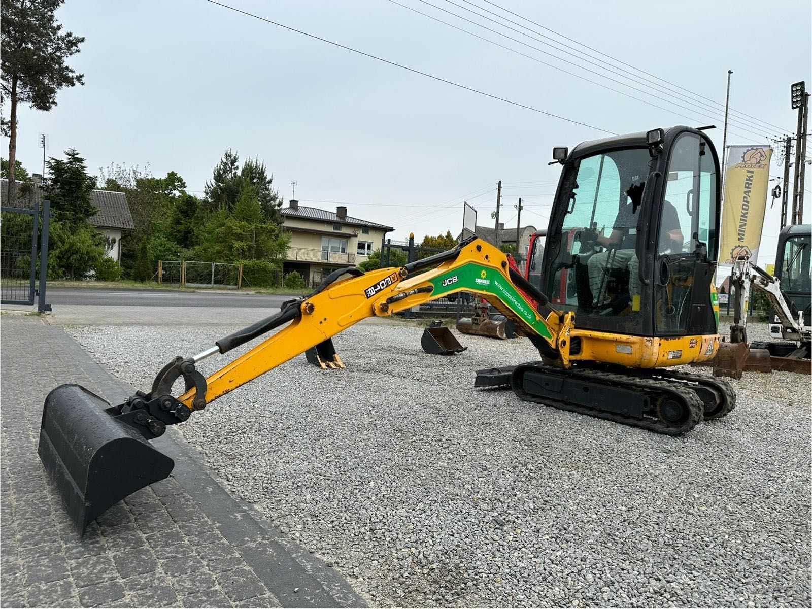 Mini Koparka JCB 8016 z 2015 r. 3 łyżki waga 1500kg Ładny stan 1900mtg