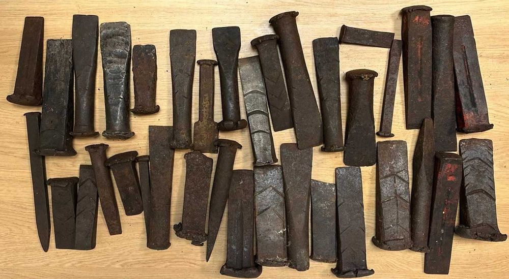 Cunhas para abrir lenha, Ferramentas antigas