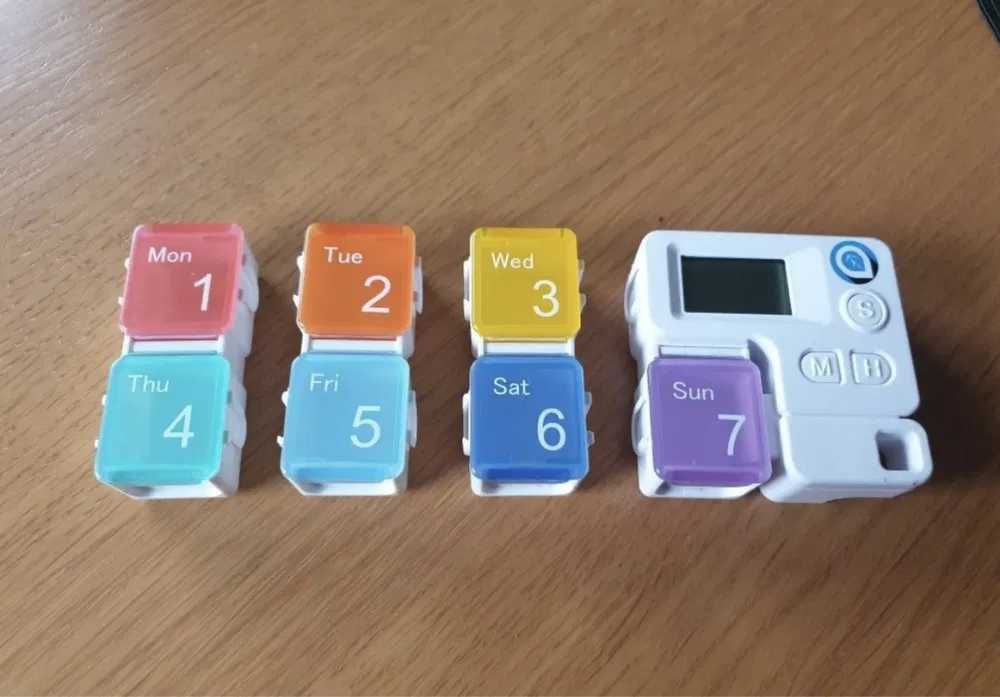 Pudełko organizer pojemnik na lekarstwa tabletki Pill Box