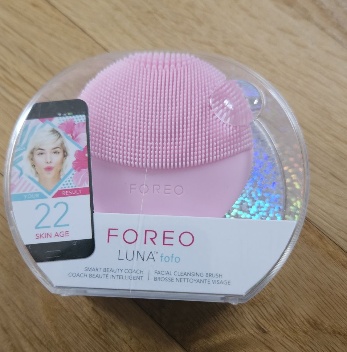 Щітка для очищення обличчя Foreo  Luna