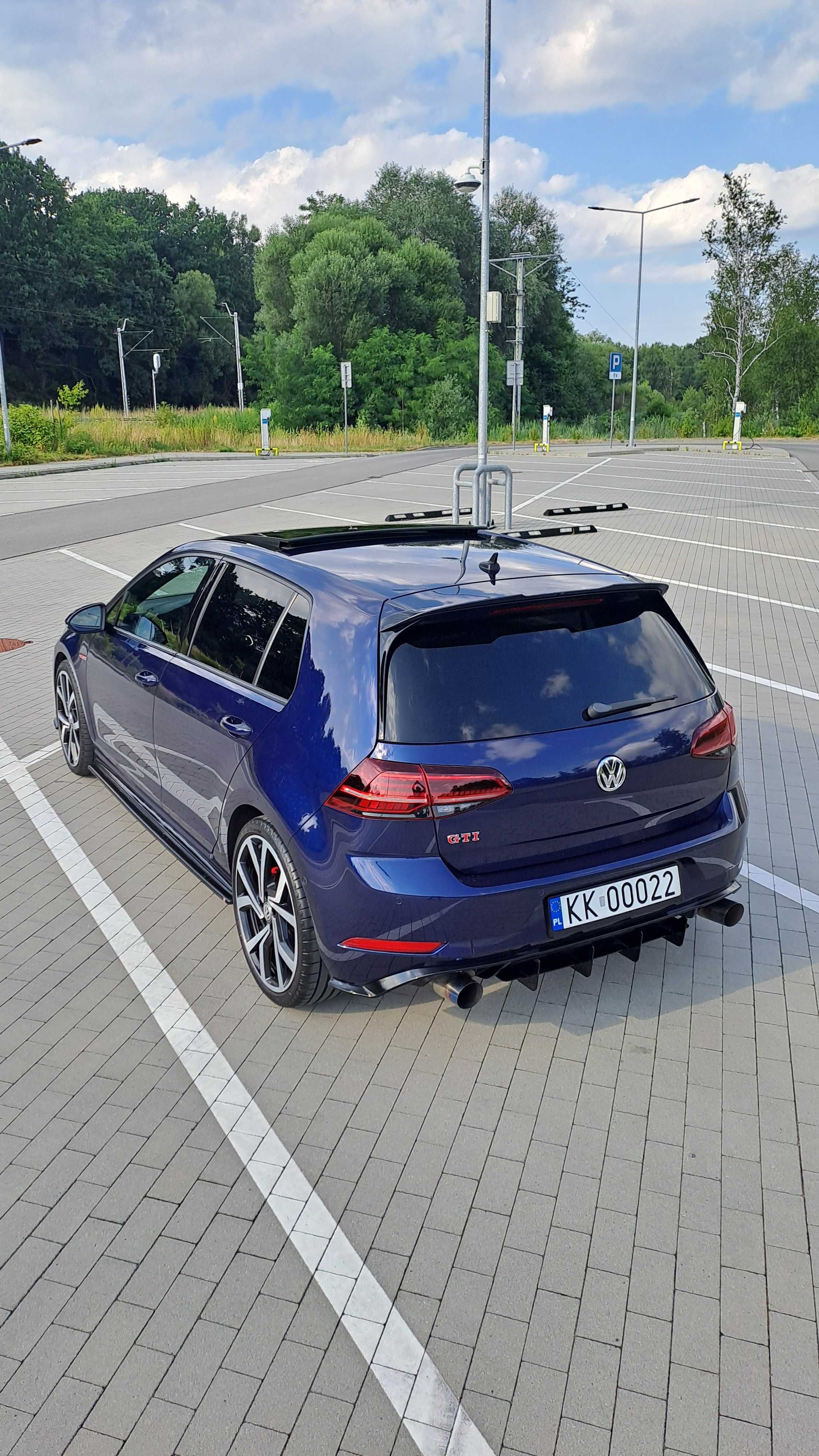 Volkswagen Golf 7.5 GTI PERFORMANCE 2.0TSI