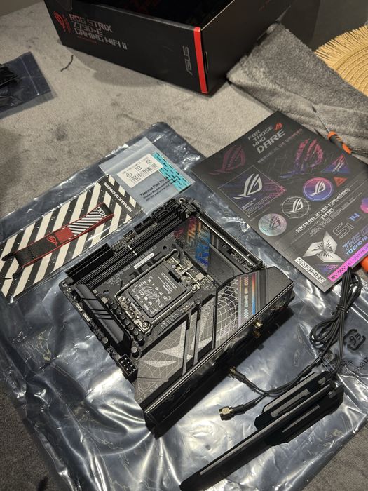 Материнська плата Asus ROG Strix B760-I Gaming WiFi Socket 1700