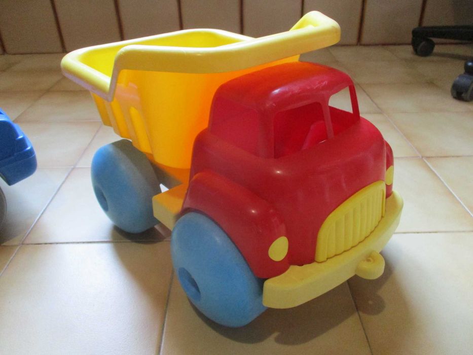 Brinquedo grande em PVC Camião