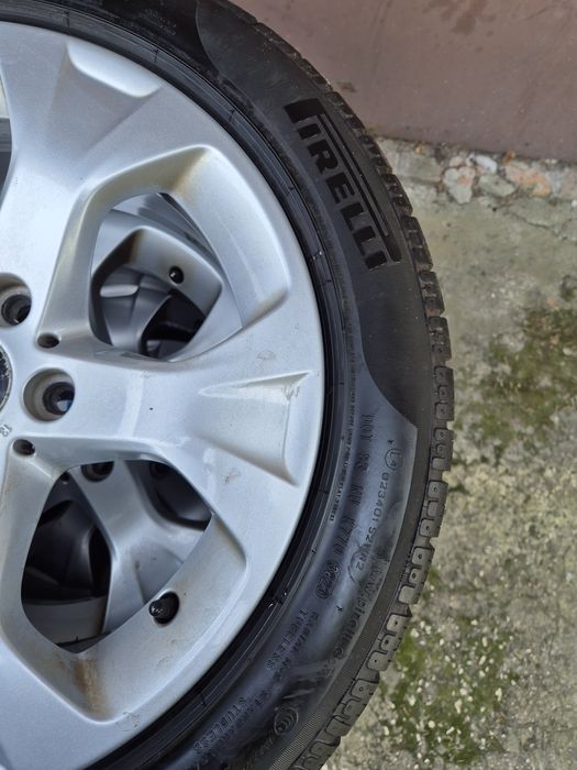 Koła zimowe BMW X1 5x120 Pirelli 225/50 R17 Jak Nowe